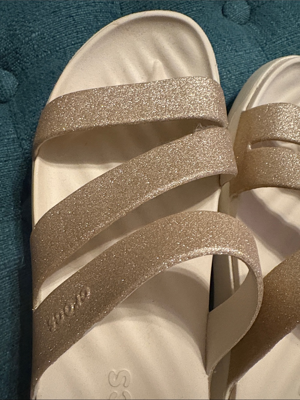 CROCS Women’s Glitter Strap Slide Sandals - Champagne size 9 - Picture 2 of 7